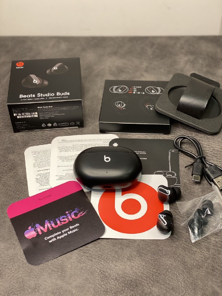 Beats Studio Busd Magic Sound Bluetooth Headphones