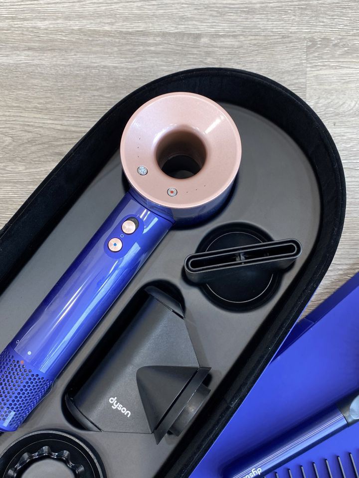 Dyson hd08 new three generations limited gift box, Dyson periwinchangchun blue, official website synchronization of the latest style ️